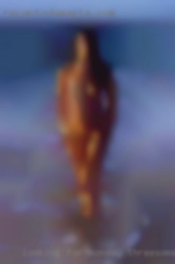 Looking for Monday 9/12 meetup threesome with wife daytime.